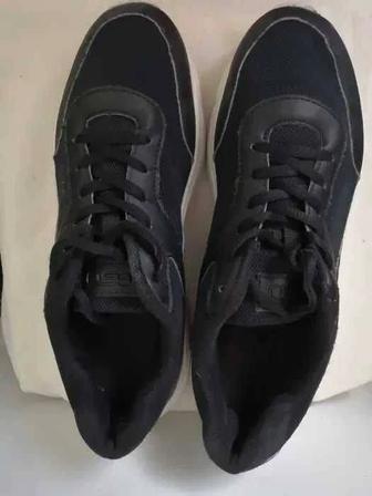 ОТДАМ ДАРОМ кроссовки мужские. 100% кожа, ЕС, размер 40/41 (26,5см) бу