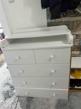 Продаю Комод с пеленальным столиком (белый)