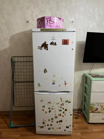 Продам холодильник