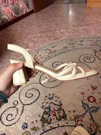 Продам босоножки в новом состоянии