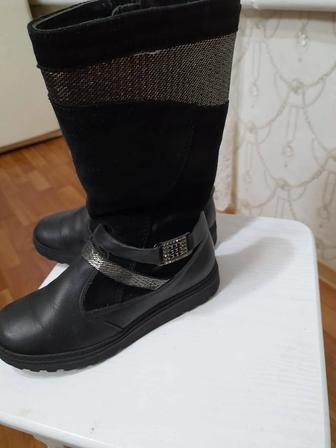 Продам сапоги девочковые зимние r33 натуральная кожа на замке