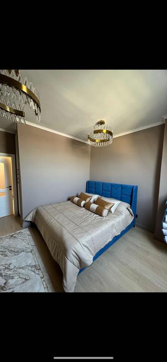 Двуспальная кровать