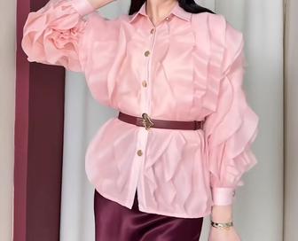 Блузка из органзы в нежно розовом цвете. В идеальном состоянии, одевала