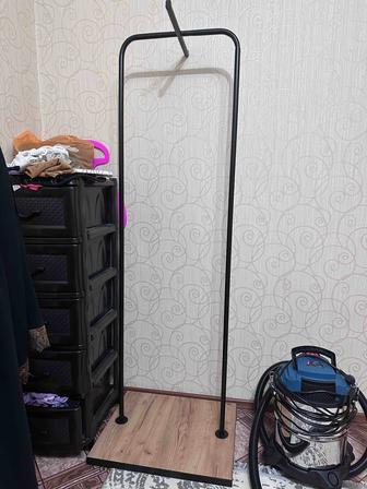 Напольная вешалка