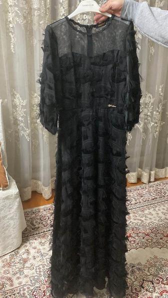 Продаются платья по 15000,одевала пару раз