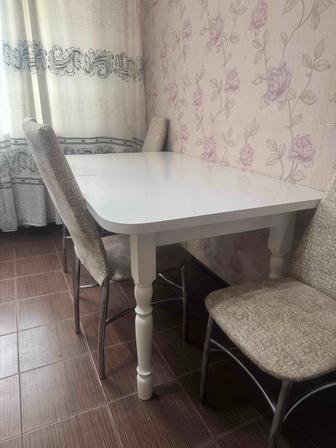 Продам стол и 4 стулья