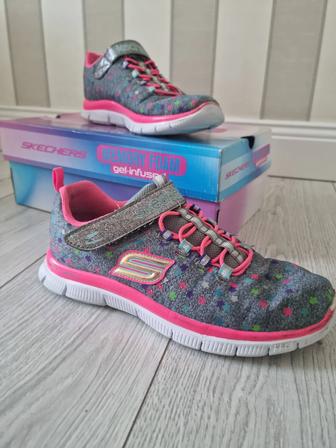 Продам кроссовки фирмы Skechers. Размер 35