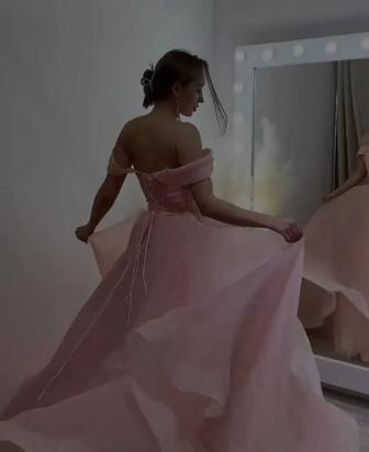 Вечернее платье