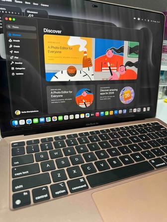 MacBook Air M1 (2020)