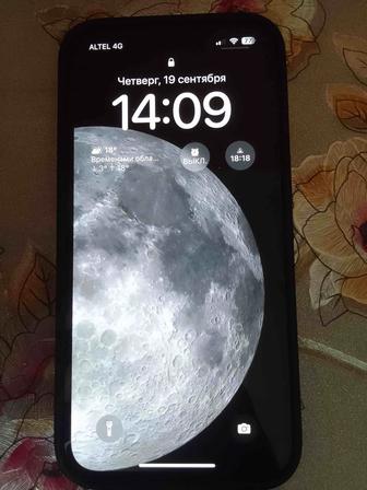 Продам IPhone 13