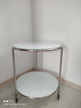 Стол круглый передвижной продам