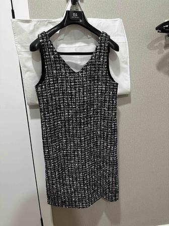 Новое платье с этикеткой