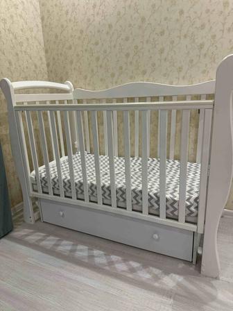 Продам детскую манеж-кроватку