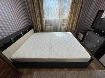 Продам двуспальную кровать