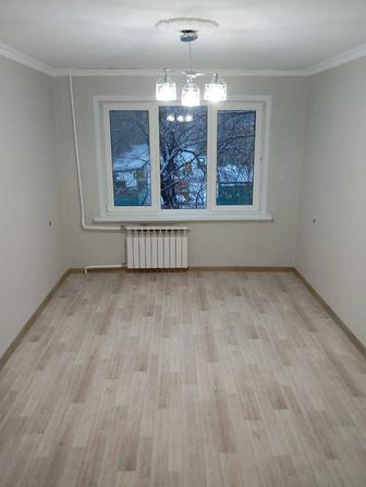 Монтаж пластиковых плинтусов. Качественно.