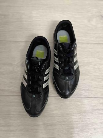 ПРОДАМ черные кожаные кроссовки Adidas