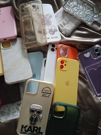 Продам чехлы на айфон 11