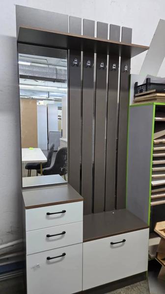 Продается шкафы для прихожей