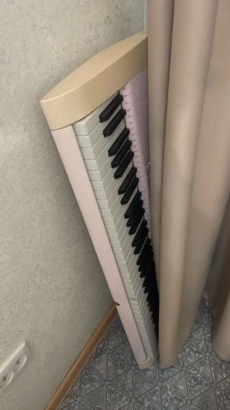 Продам синтезатор