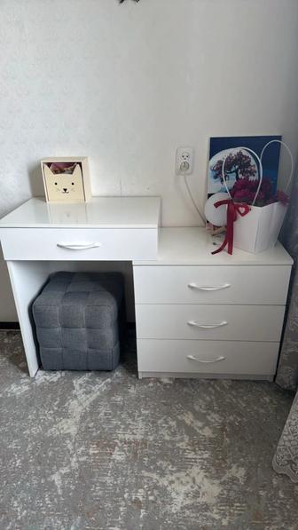 Продам столик комод