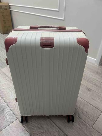 Продам чемодан