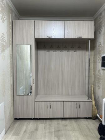 Продается шкаф для прихожей