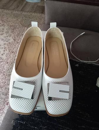 Продам женские балетки