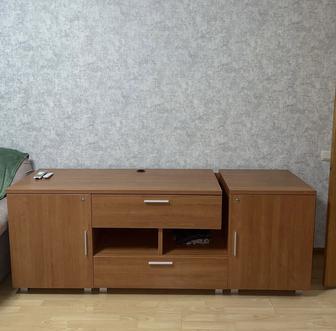 Продаю деревянный шкаф с полками
