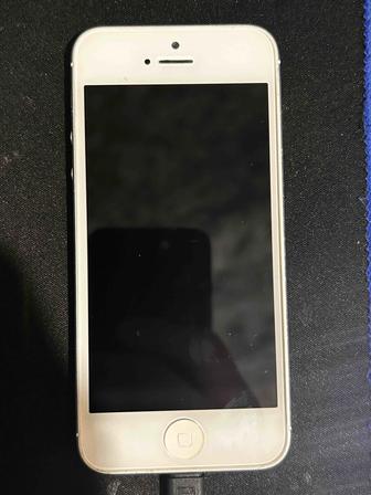 iPhone 5 16GB в идеальном состоянии