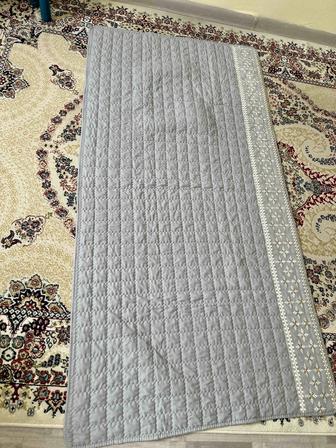 Продам свитер, брюки накидку на диван