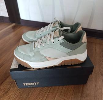 Продам кеды