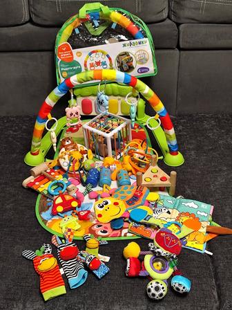Игрушки для малышей развивающие и музыкальные от 0.
