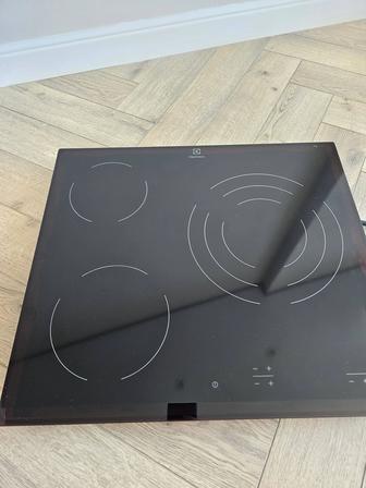 Варочная поверхность Electrolux