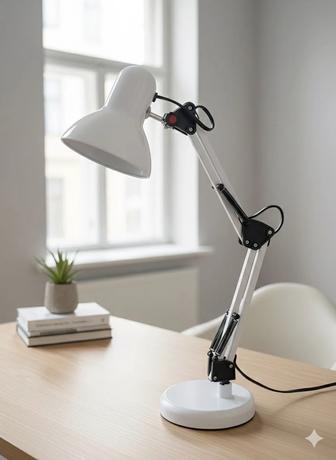 Продам настольную лампу