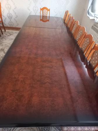 Продам стол гостевой, длина 3,5 метра, ширина 1,1 метр