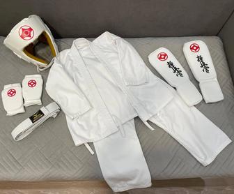 Комплект одежды для каратэ кимоно, шлем, защита на руки и ноги