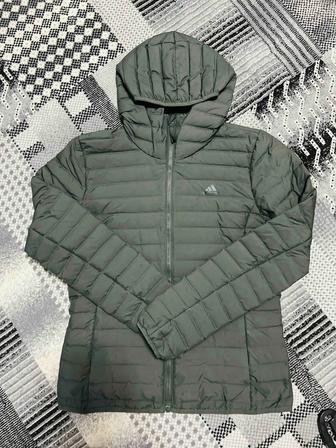 Куртка Adidas S размер оригинал. Женская куртка
