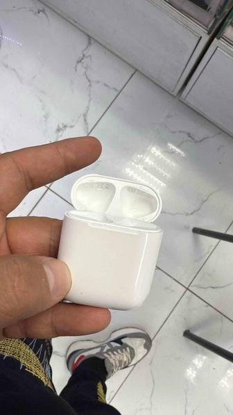 Продам оригинал кейс от AirPods 2