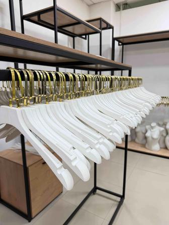 Продам вешалки по 200тг