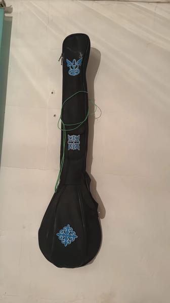 Домбра чехол имеется