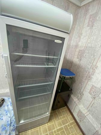 Продам витринный холодильник