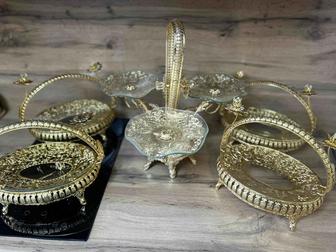 Продается красивый набор посуды из 5 шт