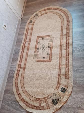 Продам овальный коврик.Размер 200 на 100 см .Турция.После стирки.