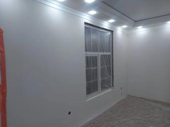 Мастер по поклейке обоев.