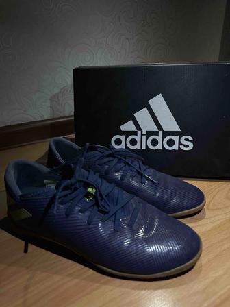 футзалки adidas 37,5 р