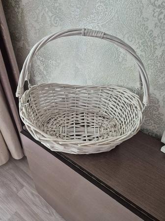 Корзина на той