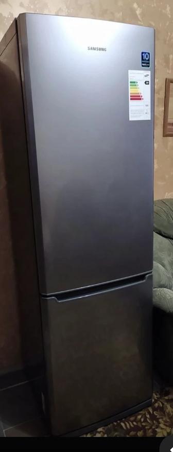 Продам срочно холодильник