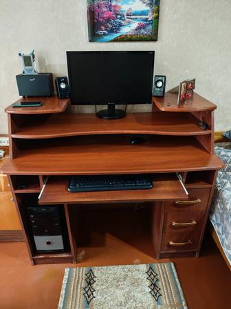 Стол компьютерный