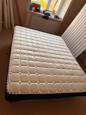 Продам матрас на двуспальную кровать в хорошем состоянии