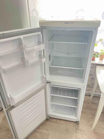 Продам Холодильник LG